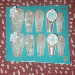 Elegant Silver and White Press-On Nails